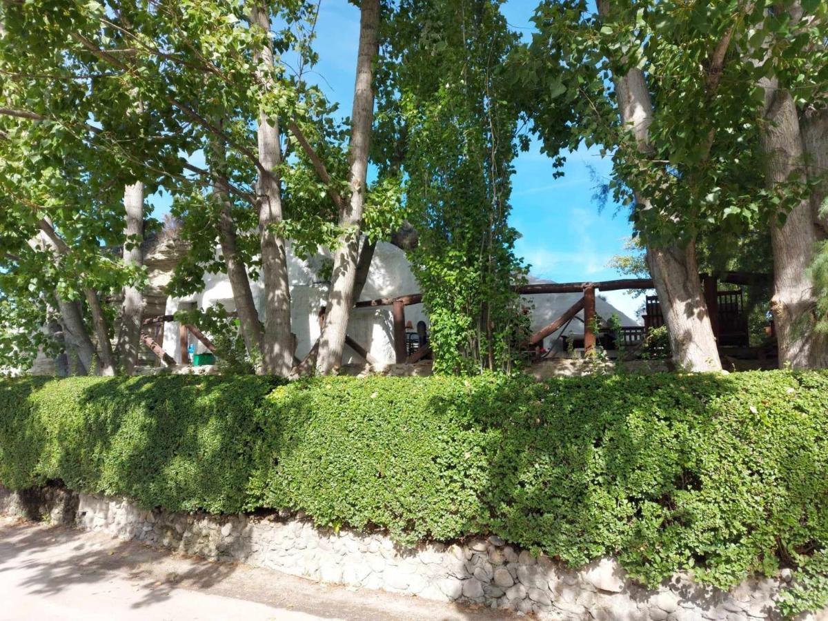 באזה Cueva El Guindas מראה חיצוני תמונה